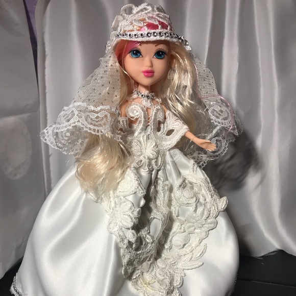 Antique Dolls - Picture 7 of 8